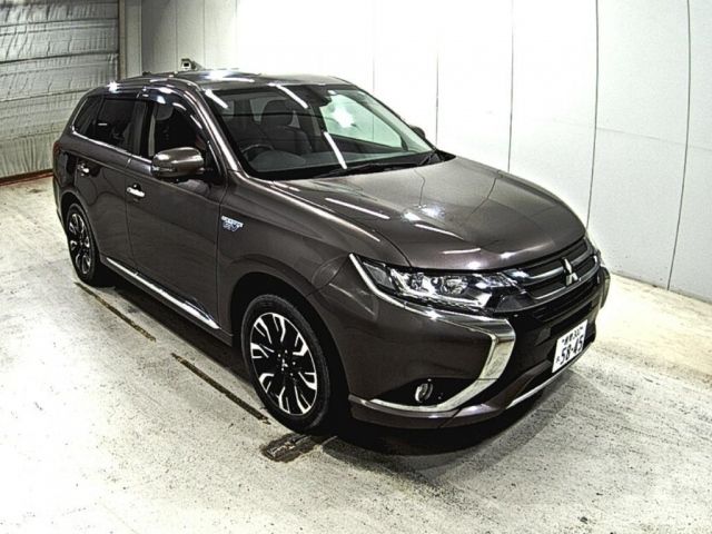 7082 MITSUBISHI OUTLANDER PHEV GG2W 2015 г. (LAA Okayama)